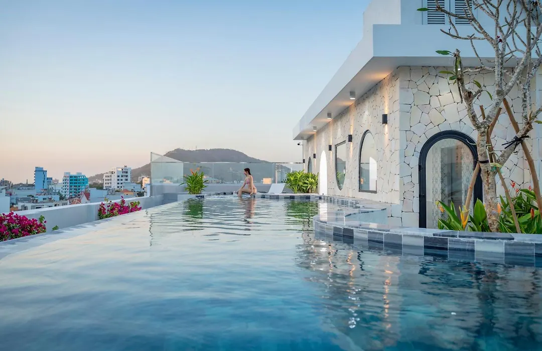 V Boutique Hotel - Complimentary Refreshments-1