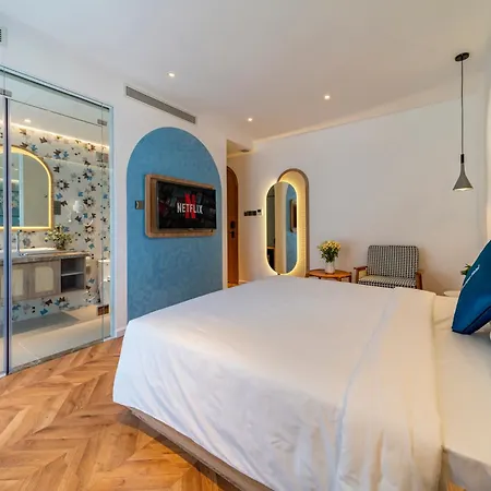 V Boutique Hotel - Complimentary Refreshments-3